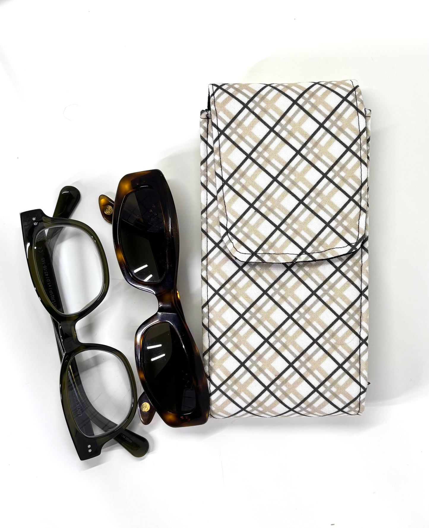 Double glasses case