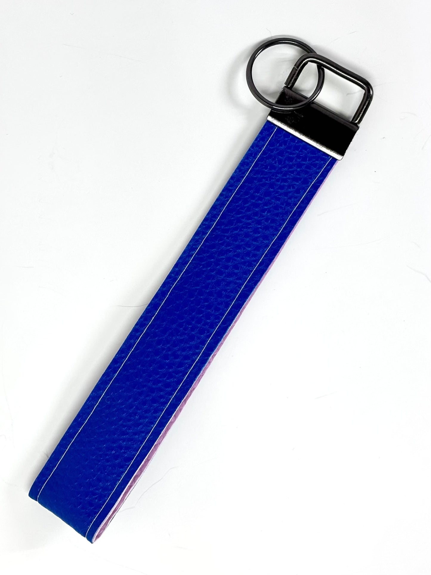 Wristlet keychains