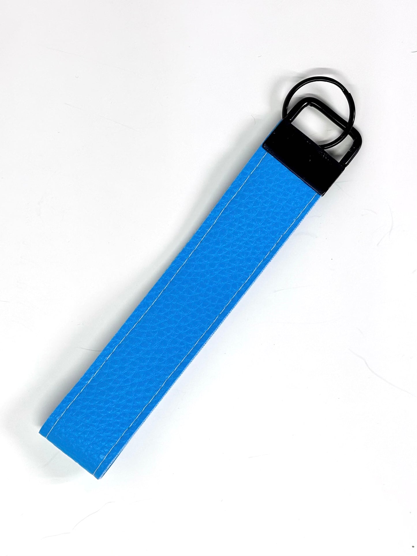 Wristlet keychains